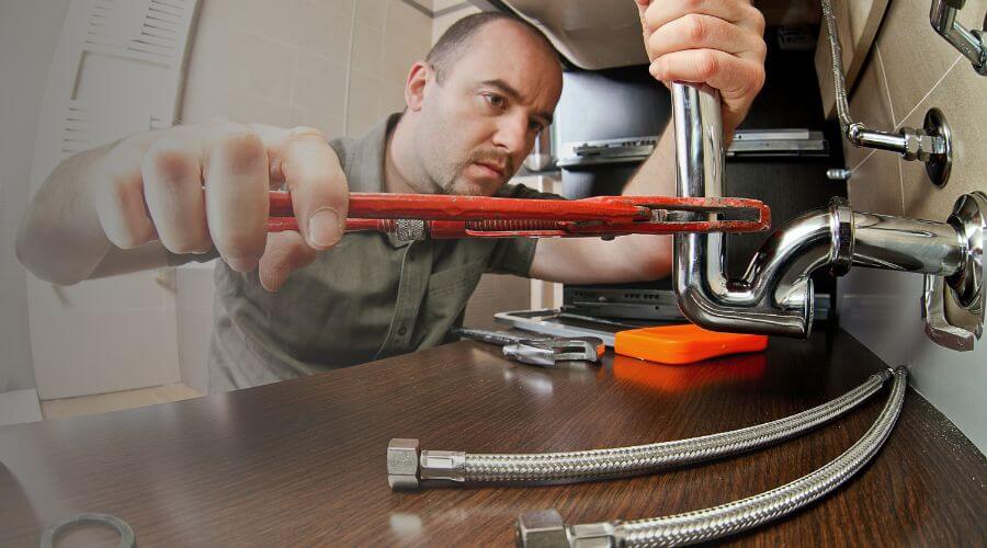 Expert burst pipe repair services in Fulton, IL